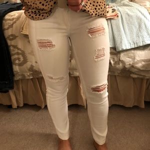White distressed skinny jeans